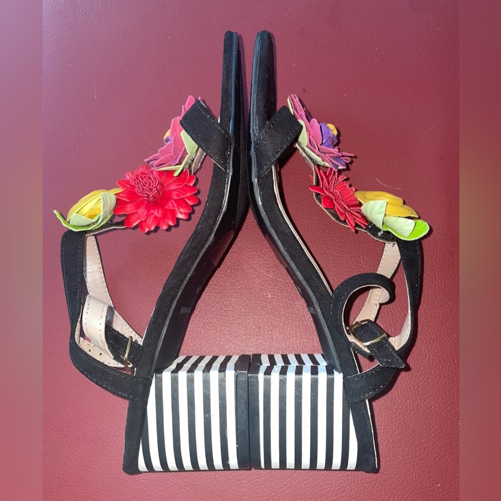 Betsey Johnson Black Sandals with Colorful Floral Accents - Picture 10 of 12